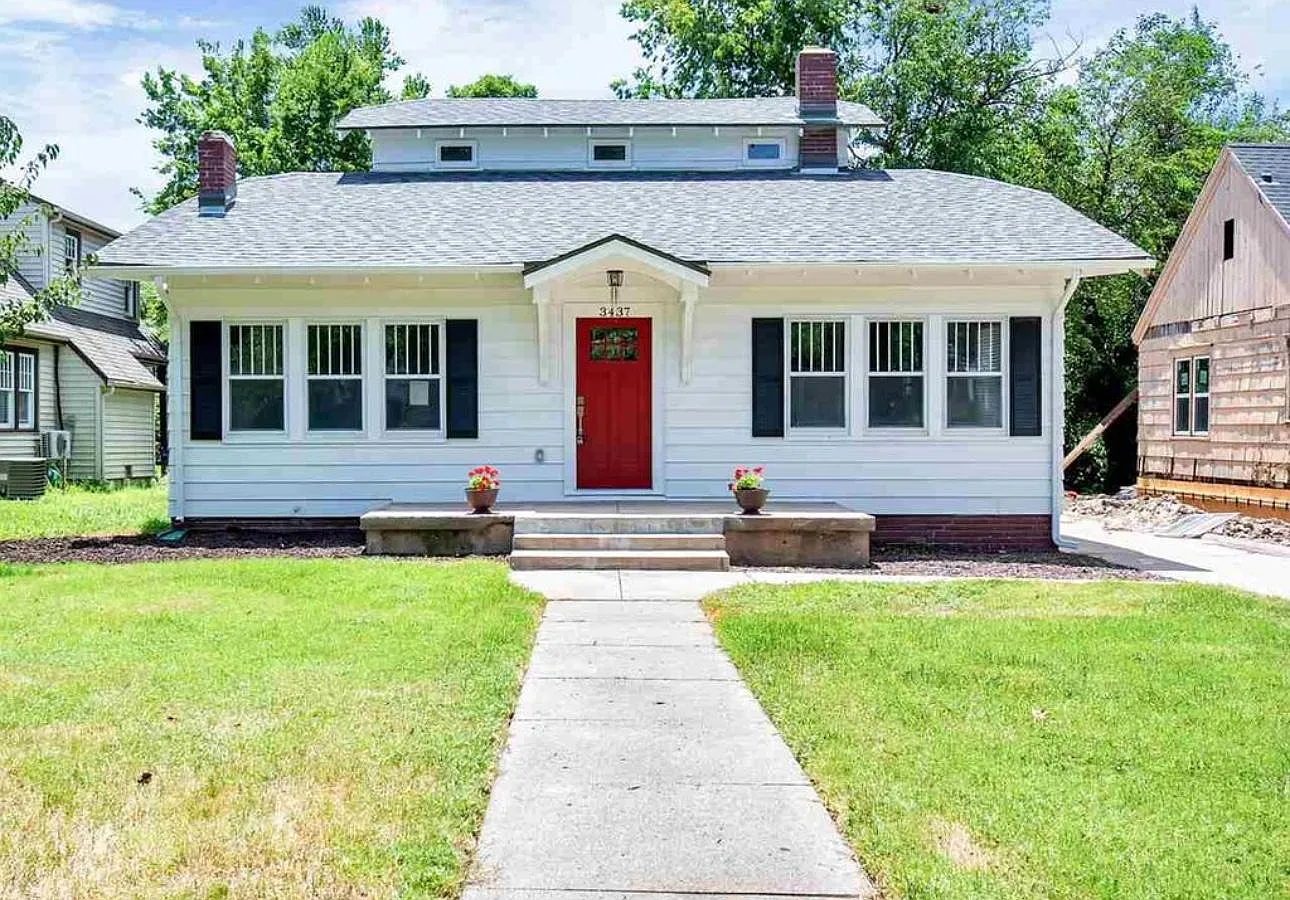 3437 Country Club Place
