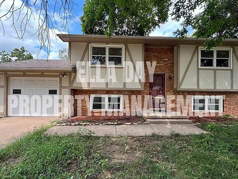 4218 West 11th Street North - 1